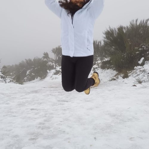 Desculpa não ser séria, estou ocupada sendo feliz